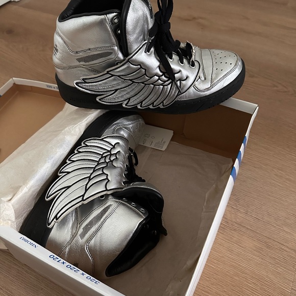 Adidas Originals JS Wing Sneakers - Picture 4 of 15